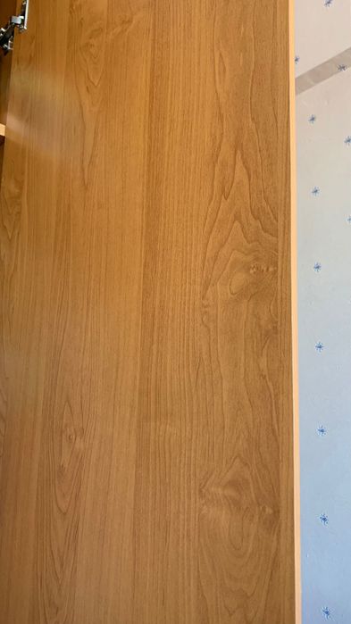 Шифоньер из дерева