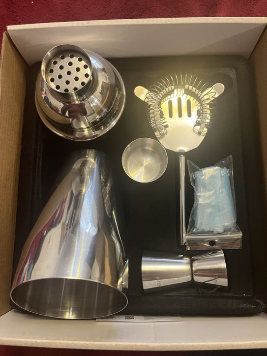 Cocktail Shaker din trei piese