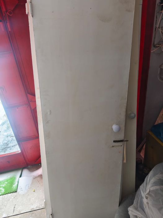 Двери межкомнатные б.у