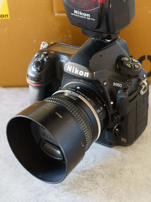 Nikon D850 Nikkor 50mm f1.8G Nikon SB-700