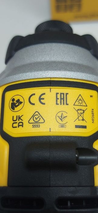 Dewalt импакт 18v.