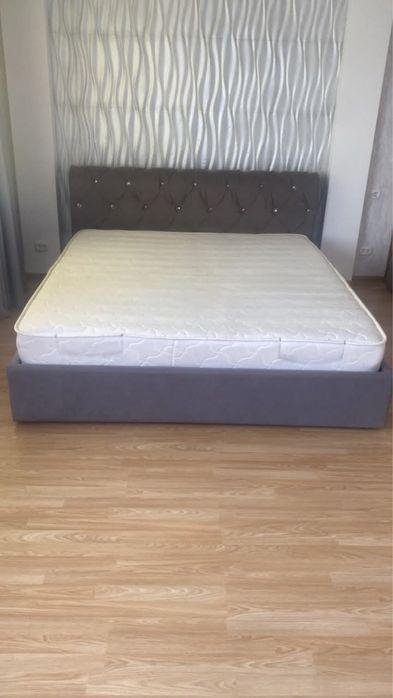 Продам кровати в спальню и детскую