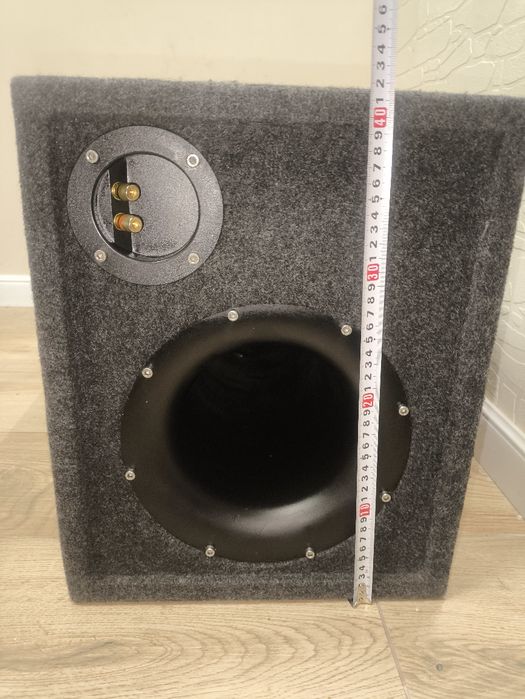 Продам сабвуфер Hannibal
