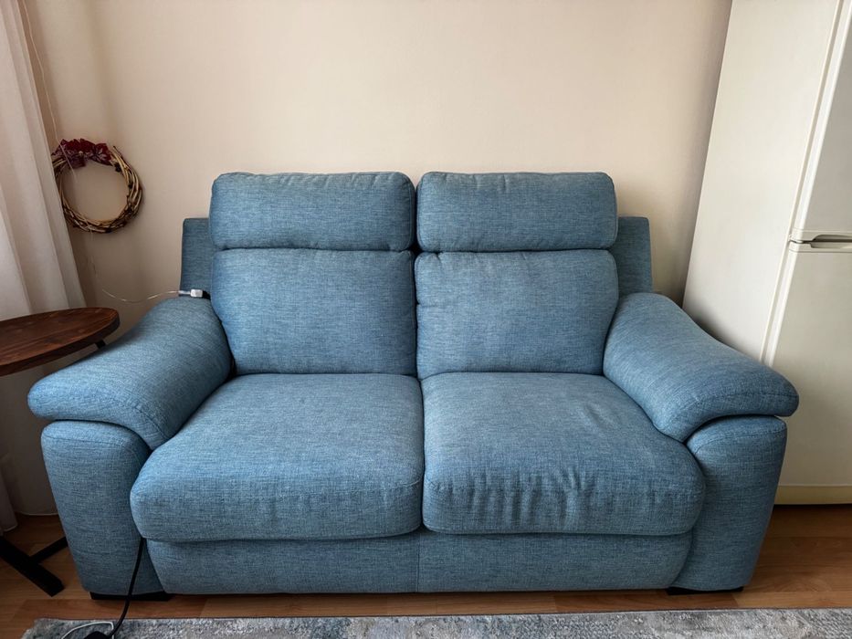 Двуместен диван от дамаска