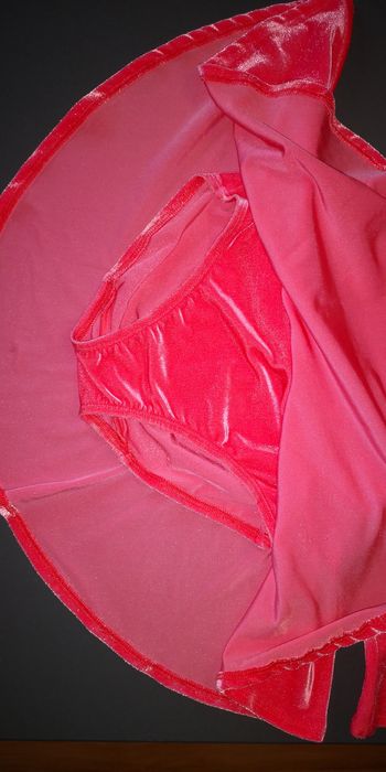 Рокля за фигурно пързаляне