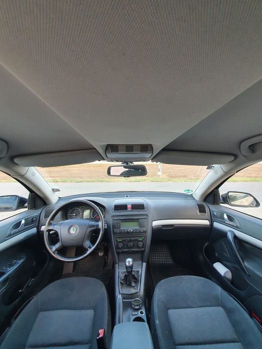 Vând Skoda Octavia