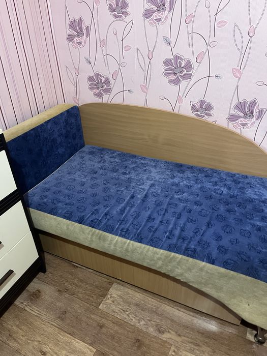 Диван кровать  и шкаф б/у