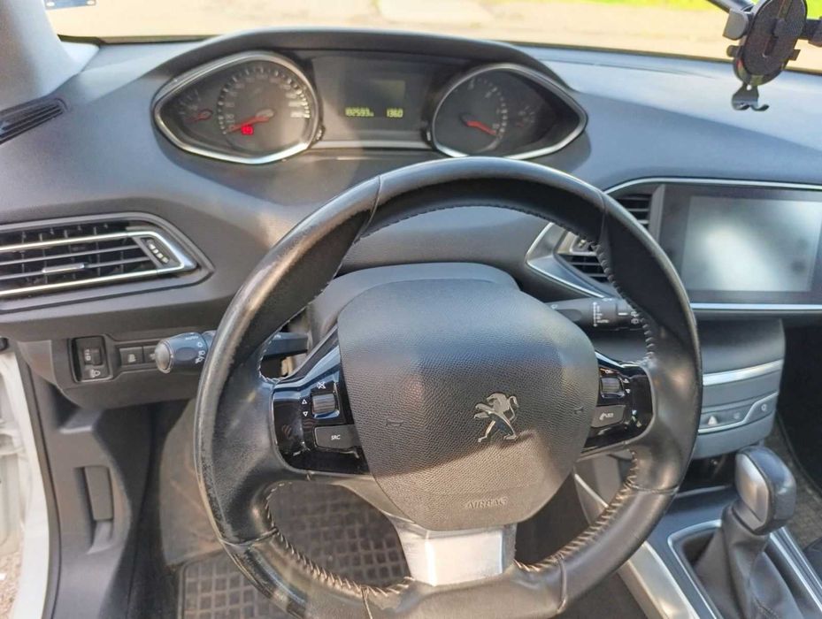 Пежо 308 комби 2014 година