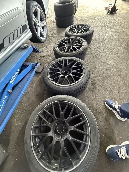 Шина с диской Mersedes AMG,245/40/18