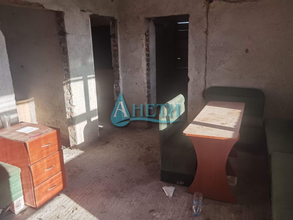 Масивна къща 144м2 с двор 600м2 и гараж 33м2 в с.Подгумер,