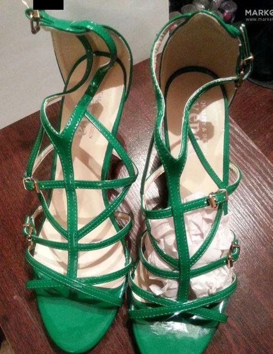 Продам новые босоножки Германия