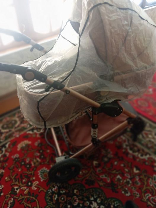 Детский стульчик и коляска