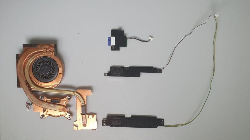 Dezmembrez laptop lenovo ibm thinkpad r60 si t400