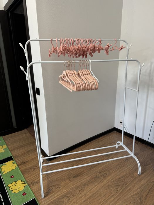 Продам стойку для одежды