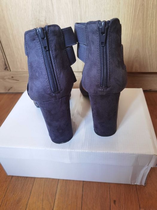 Сини сандали с дебел тол