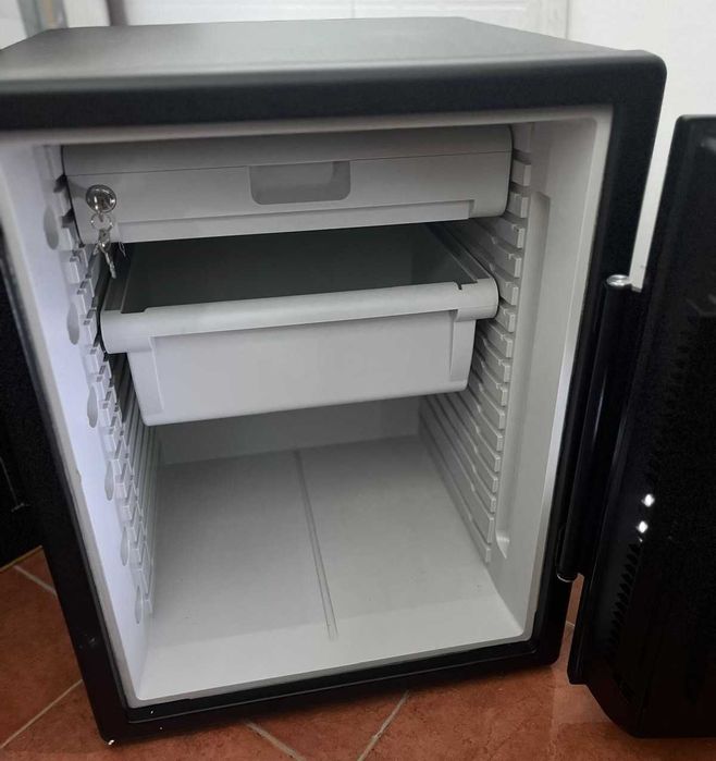 Seif cu combinatie digitala – Masterlock, Cutie Valori