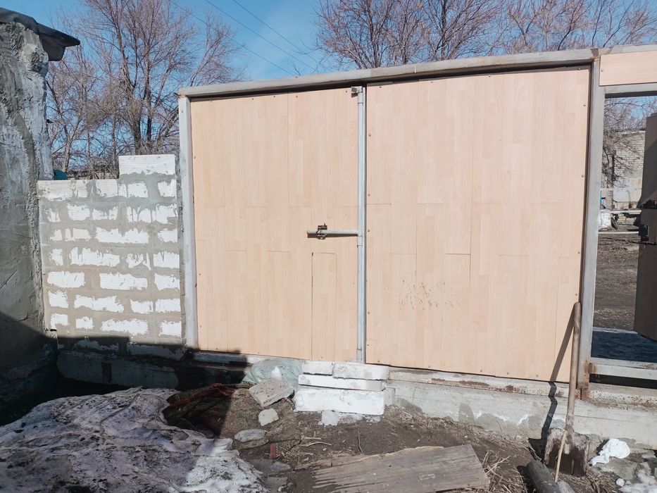 Продам гараж  3 гаражное