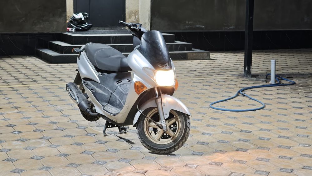 Suzuki avenis 150