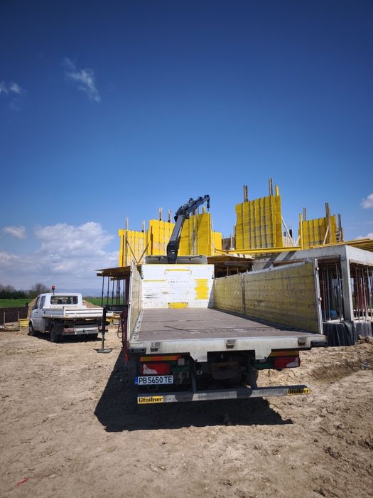 Транспорни услуги, камион с кран.