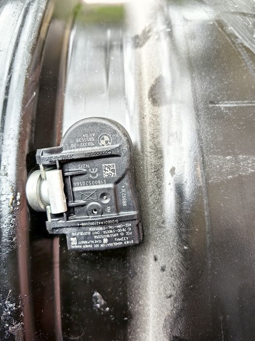 Продавам джанти 16 цола за BMW 1серия с датчици за налягане в гумите.