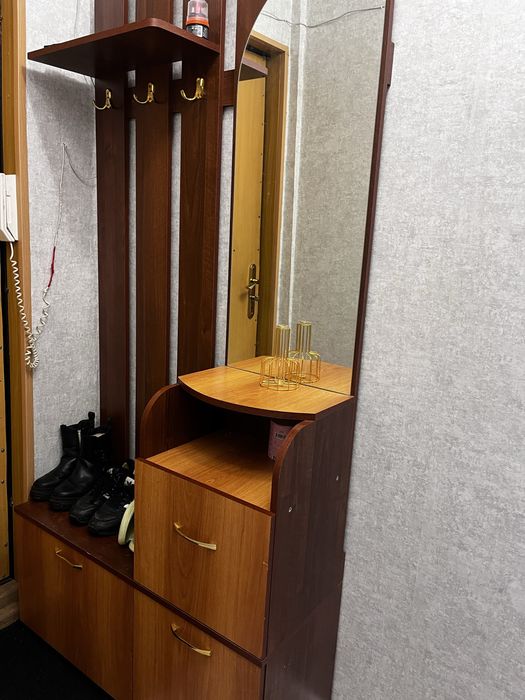 Продам прихожую.