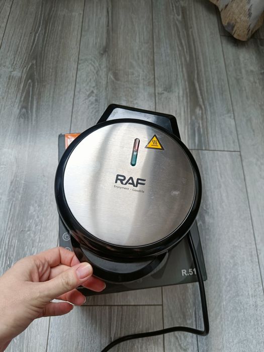 Продам омлетницу омлетница мультипекарь вафельница