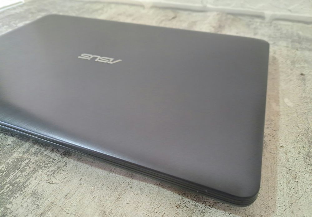 Продам ультрабук ASUS VivoBook X543U