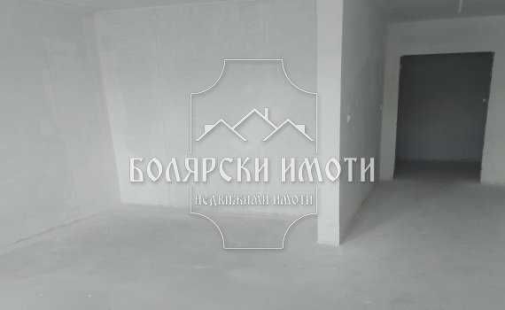 Продава се Тристаен апартамент в Велико Търново, Център - 115 кв.м за 1174 €/кв.м - Снимка #4