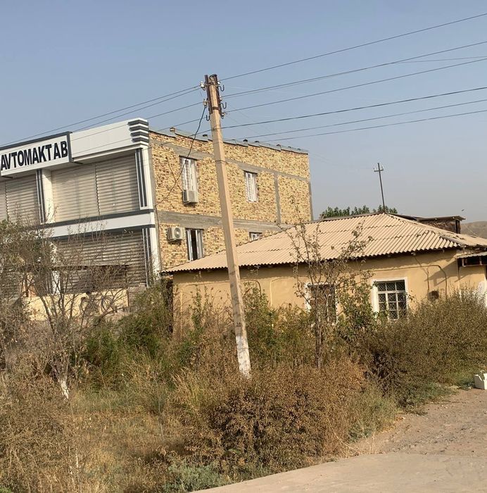 Srochna hovli sotiladi