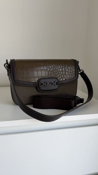 Страхотна чанта на David Jones