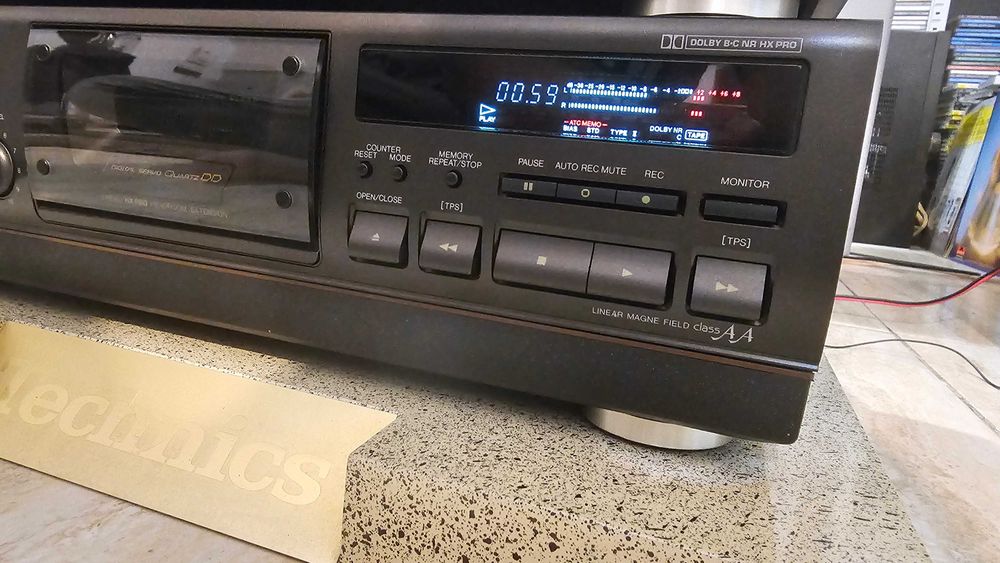 Deck Technics RS-BX747 cap de serie sau Technics RS-BX646 video test