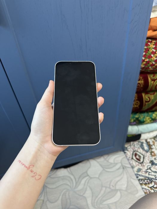 Продам Айфон 14+