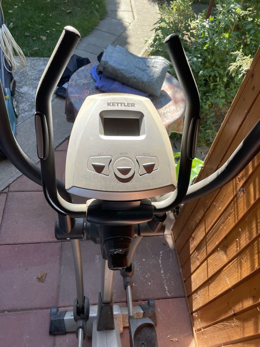 Vand stepper , marca Kettler , in stare de functionare .