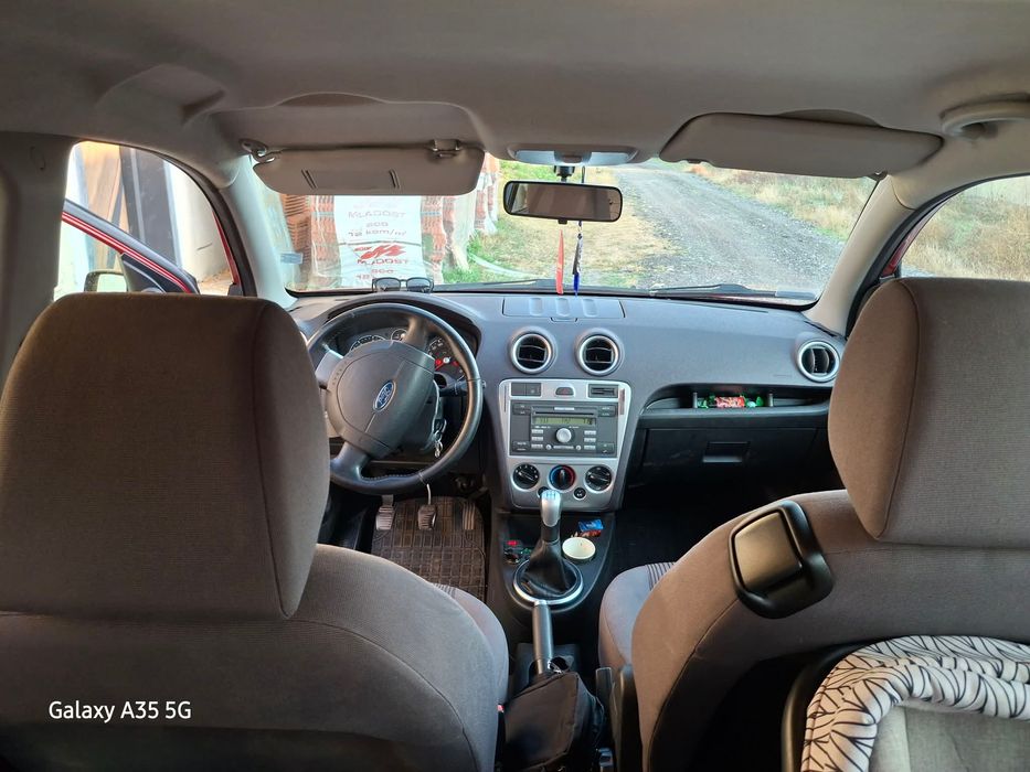 Форд фюжън 2008 във перфектно състояние като нова е