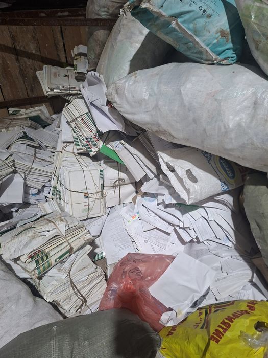 Принемаем макулатуру дорого.