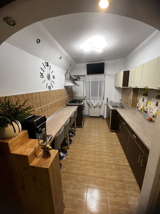 Apartament 3 camere de vanzare, se vinde mobilat si utilat