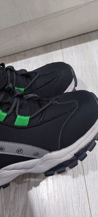 Новые зимние ботинки 33р