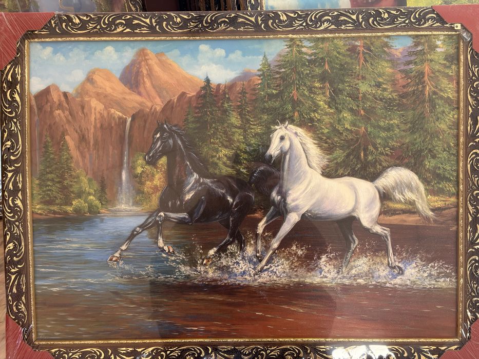 Картины новые в упаковках