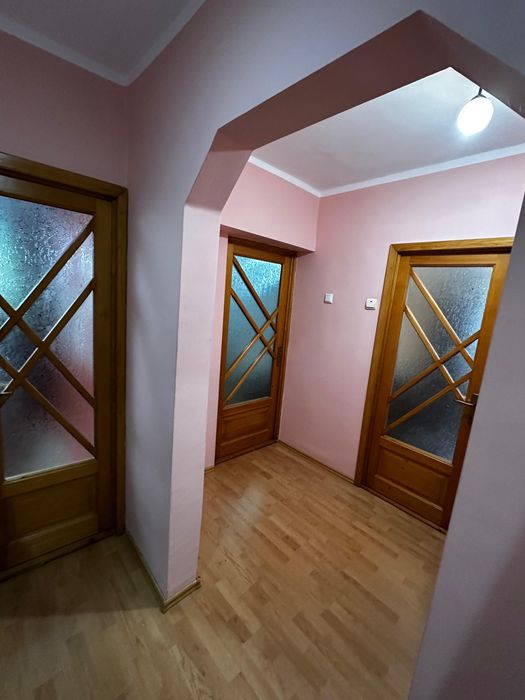 Apartament 2 camere Moinesti (ultracentral)-proprietar