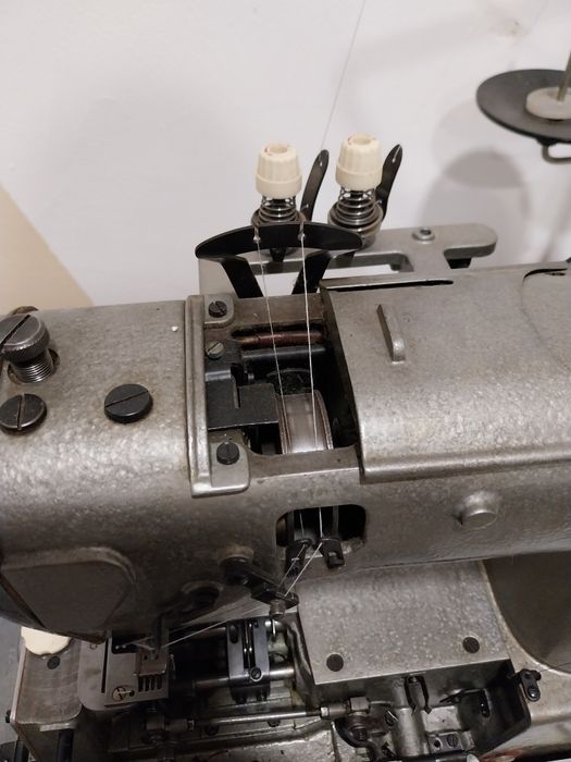 Използвана...работеща двуигловка.