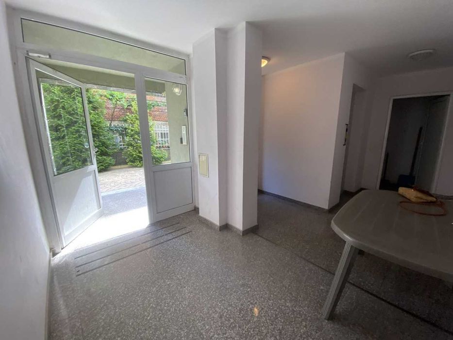 Дава се под наем Едностаен апартамент в Пловдив, Център - 32 кв.м за 40000 € - Снимка #5