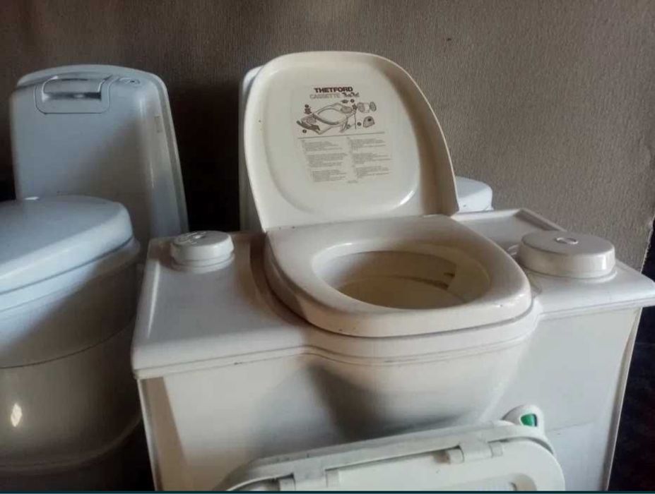 Тоалетна за кемпер ,каравана ,пълен комплект с вратички