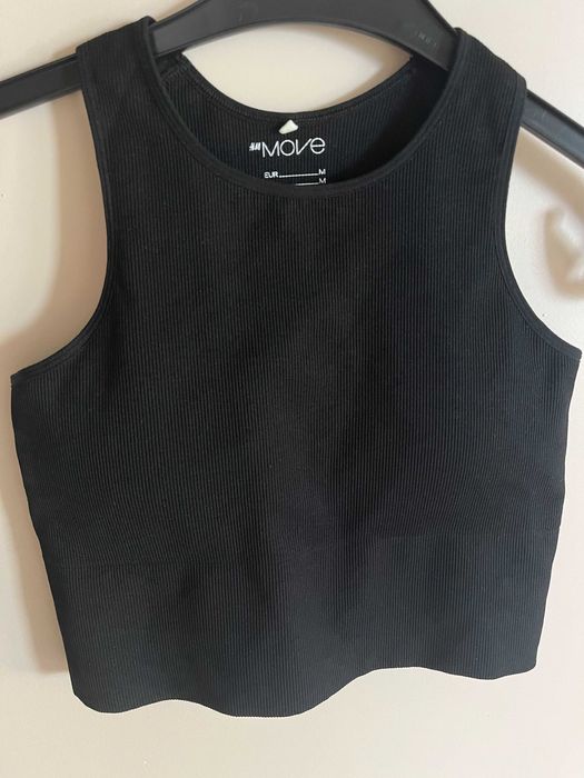 H&M DryMove черен безшевен спортен топ сутиен с вътрешни подлънки