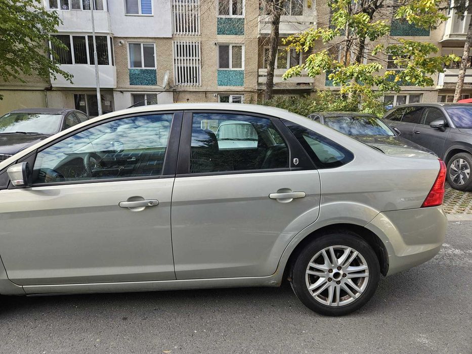 Ford Focus 2 Ghia 2009 2.0 Benzina