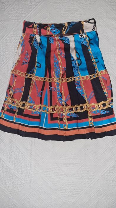 Fusta Zara marimea XS,purtata o data impecabila.