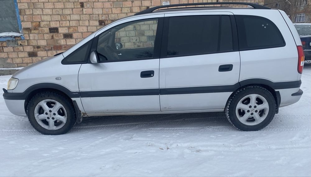 Продаю Opel Zafira A 2002 год