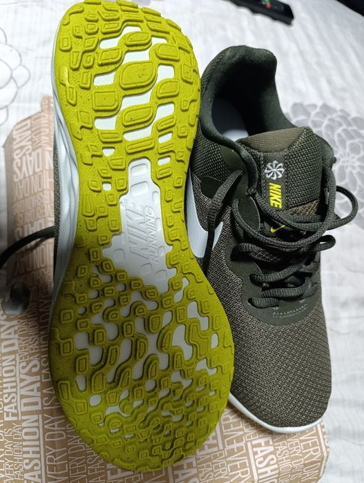 Чисто нови маратонки Nike