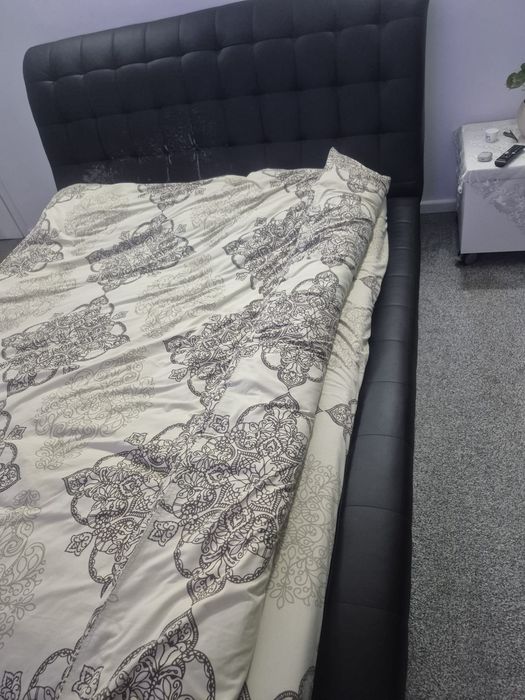 Vând pat matrimonial