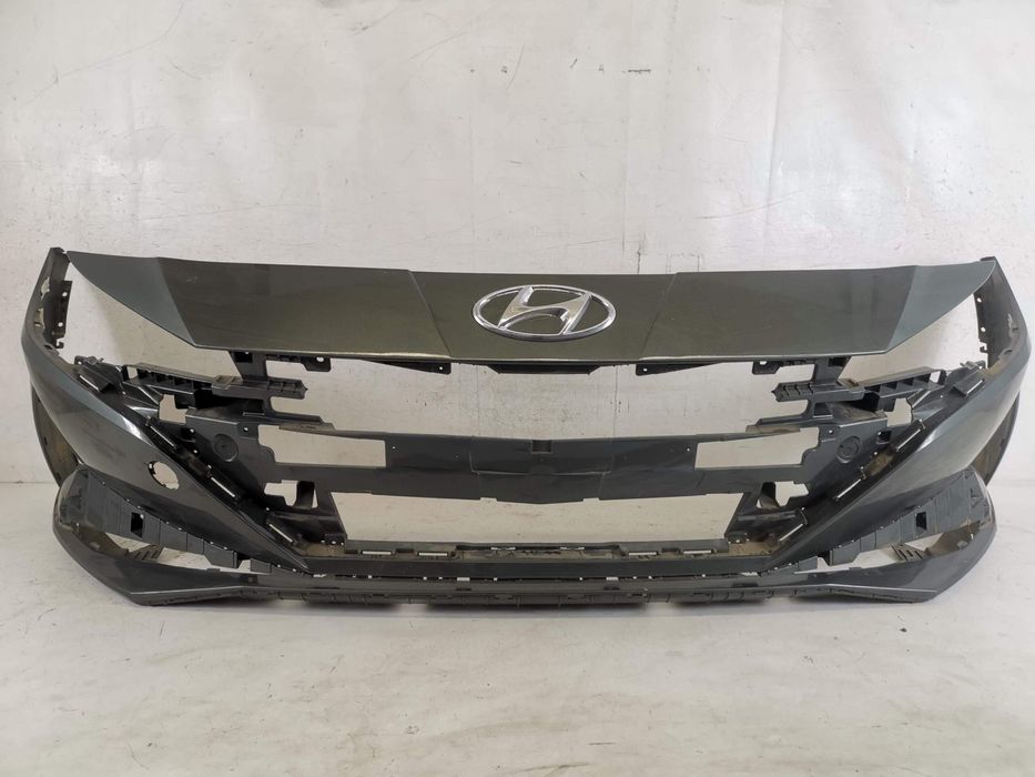 Предна броня Хюндай Еланта / Hyundai Elantra CN7 Оригинална В Добро Съ