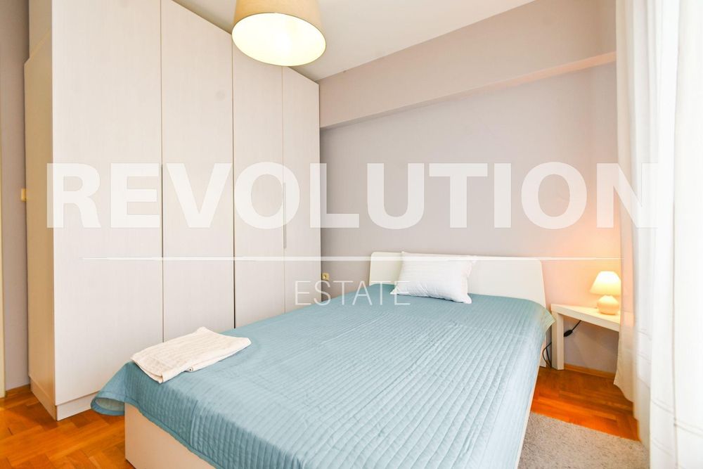 Дава се под наем Тристаен апартамент в София, Център - 125 кв.м за 1196.97 € - Снимка #4